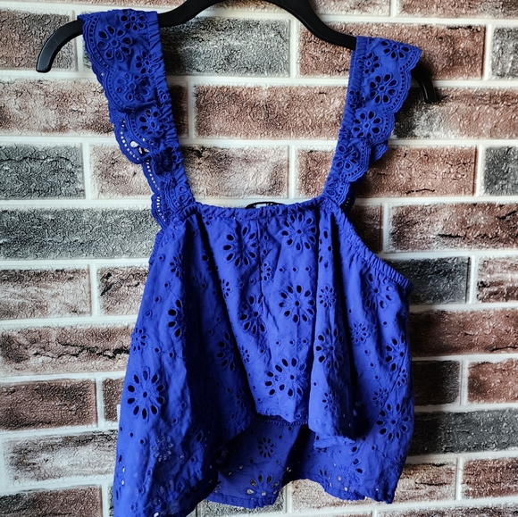 Cropped Ruffle top - Picture 4 of 11